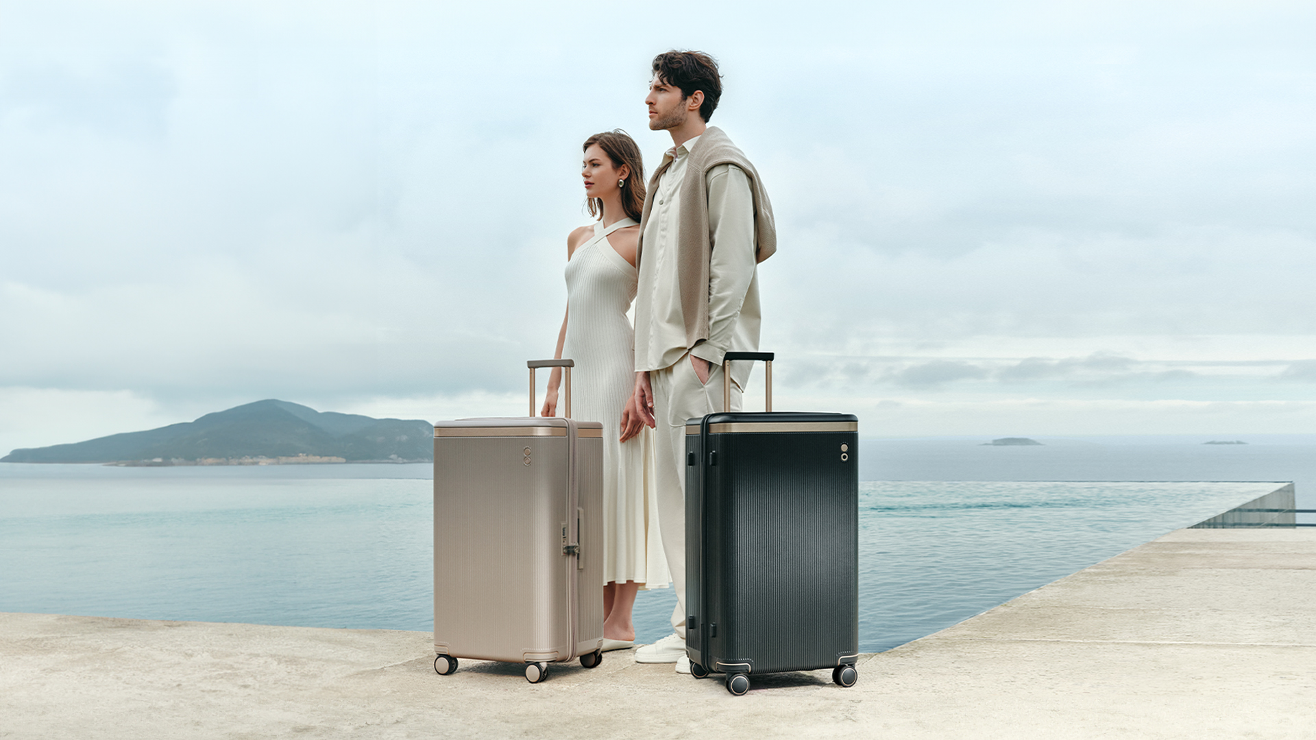 چمدان اکولاک: چرا انتخابی هوشمندانه برای سفرتان است؟